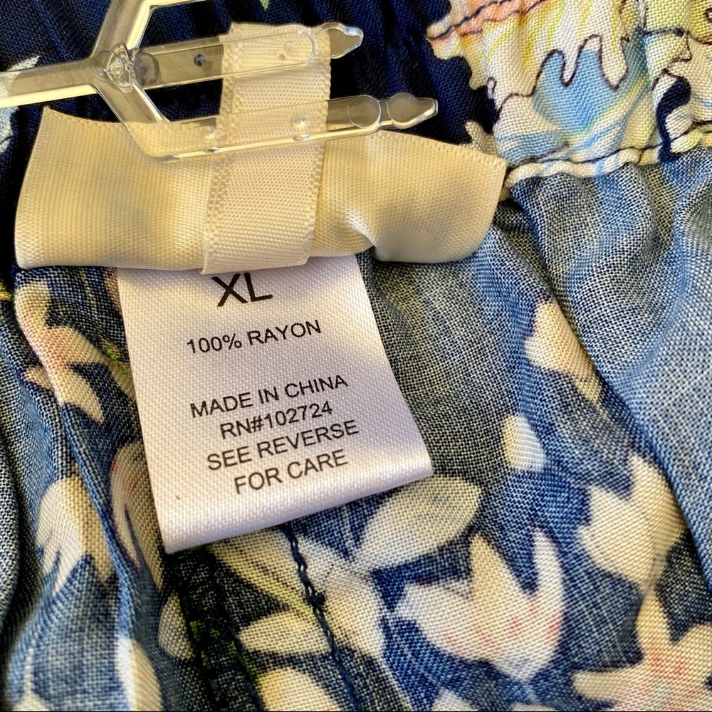 Like New Floral Wide Leg Pant - Picture 8 of 9